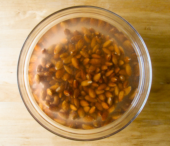almonds-in-bowl_lores